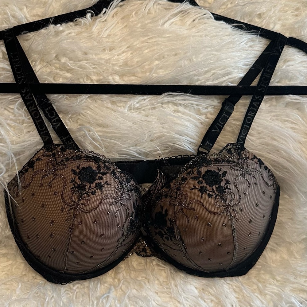 VICTORIAS SECRET WOMENS BRA